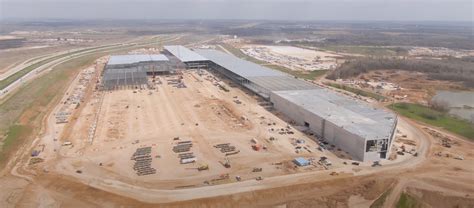 Spectacular Tesla Gigafactory Texas drone footage shows great progress ...