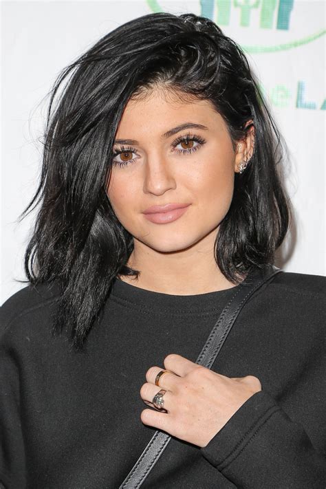 10 Kylie Jenner Instagram Looks That Will Make You Want a Makeover | Dark hair, Long bob ...