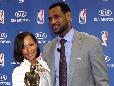 Basketball Player LeBron James and wife Savannah Brinson Married Life ...