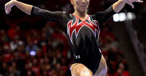 Utah gymnastics rolls past Washington in front of 15,558 fans