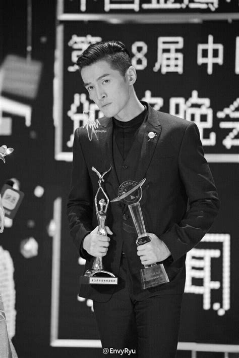 Hu Ge won the final popularity award and the audience favorite actor ...