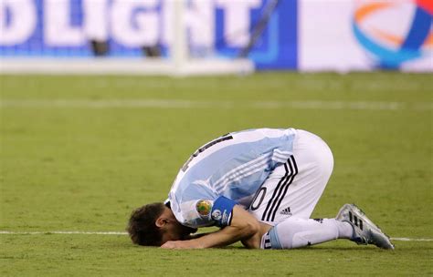 Messi Sad Wallpapers - Wallpaper Cave