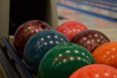 What are Bowling Balls Made Of? - Maximum Target