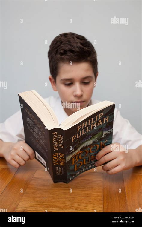 The book of dust philip pullman hi-res stock photography and images - Alamy