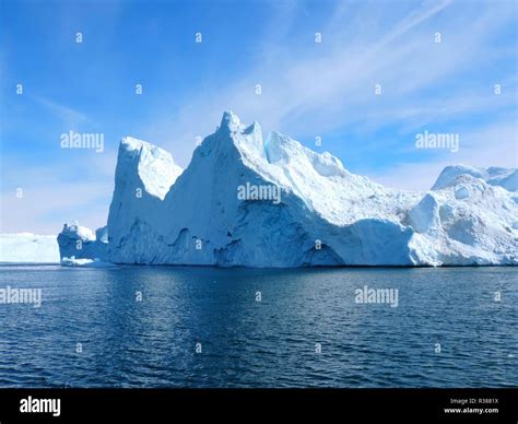 iceberg off greenland Stock Photo - Alamy