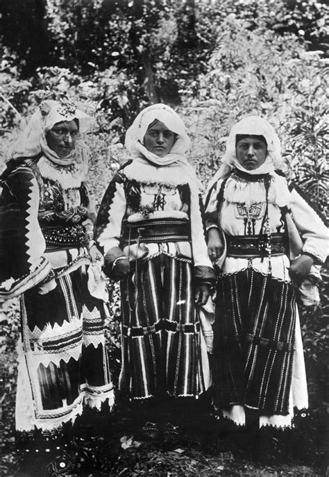 Traditional clothing of Skopska Crna Gora, Macedonia nel 2024