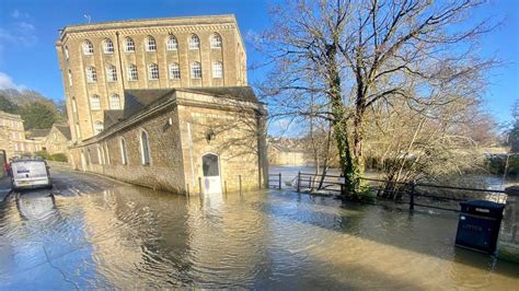 Bradford on Avon's flood defence out of action over safety risk - BBC News