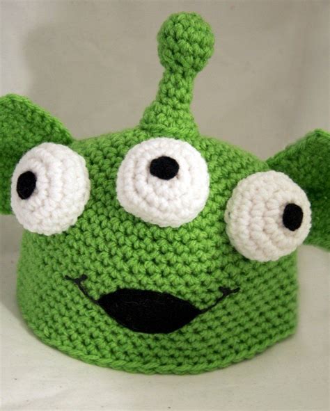 Toy Story Alien Beanie | Crochet character hats, Crochet hat pattern ...