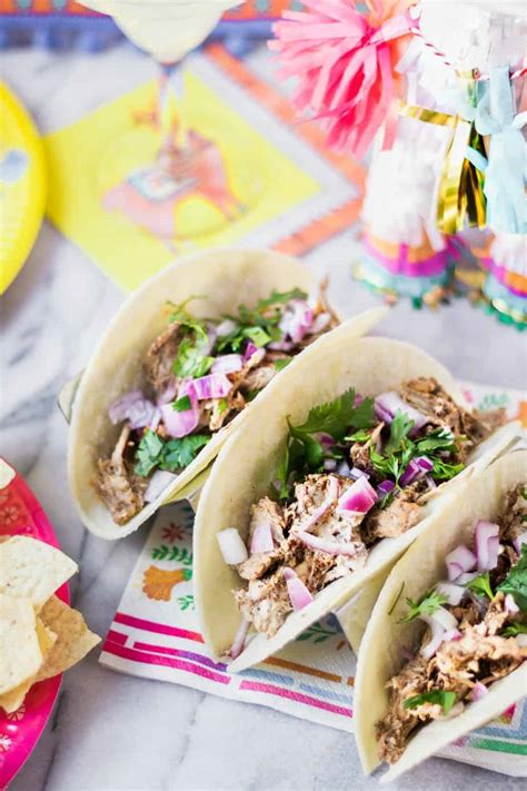 how to host an awesome taco bar party | off the eaten path