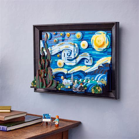 All the details not to be missed in Vincent van Gogh’s The Starry Night | Official LEGO® Shop US