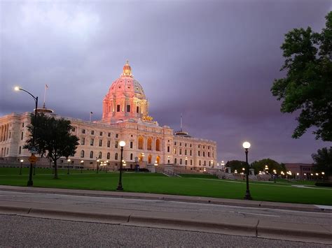 MN State Capitol taken a few days ago just before sunset. : r/minnesota