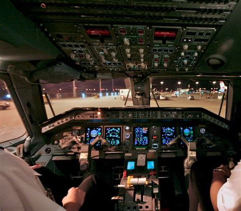 Cockpit of ERJ-145 | Flickr - Photo Sharing!