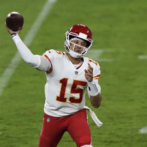 Patrick Mahomes Becomes Fastest QB in NFL History to Reach 10K Passing ...