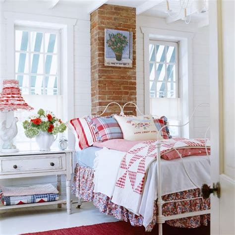 New Home Interior Design: Cozy Cottage-Style Bedrooms