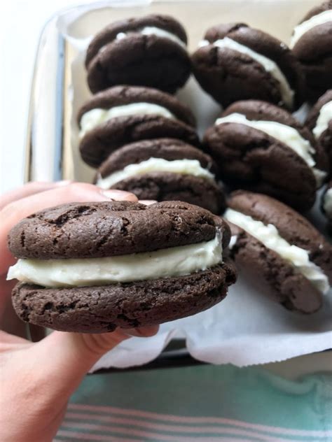 Homemade Oreo Cookies recipe - Knead Some Sweets