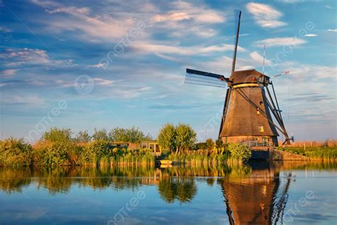 Background Lanskap Pedesaan Belanda Dengan Kincir Angin Di Lokasi Wisata Terkenal Kinderdijk Di ...