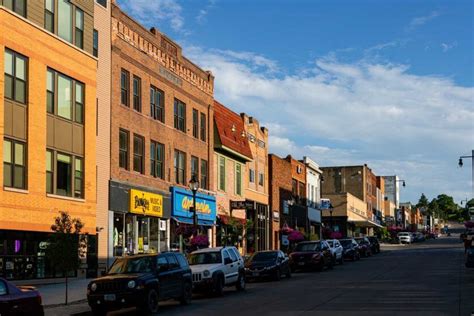 Cool Things to do in Minot, North Dakota - Bobo and ChiChi