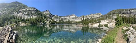 Canyon Lake Bitterroot Mountains outside Hamilton MT https://ift.tt/2YeuowV