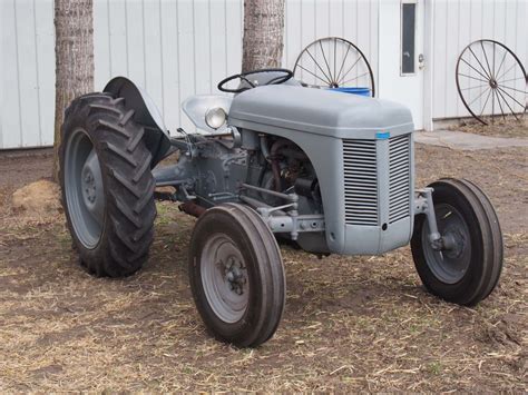 Harry Ferguson Tractor Rebuilt TE 1950 - Bodnarus Auctioneering