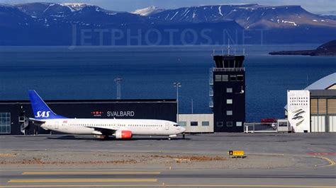 Longyearbyen Svalbard Airport (LYR/ENSB) | Arrivals, Departures ...