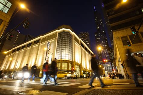 Shopping on The Magnificent Mile | Choose Chicago