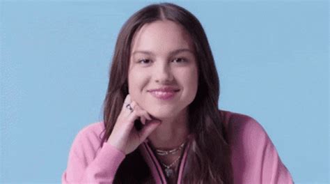 Olivia Rodrigo Yeah GIF - Olivia Rodrigo Yeah Thumbs Up - Discover & Share GIFs