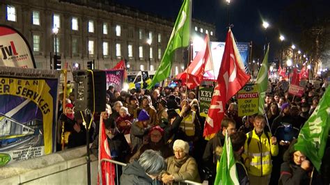 Hundreds protest in London against bill limiting right to strike - CGTN