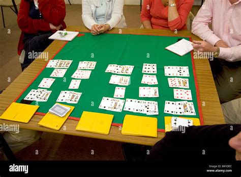 Card game bridge hi-res stock photography and images - Alamy