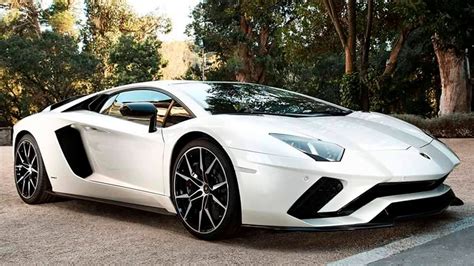 NEW LAMBORGHINI AVENTADOR S LP740-4 ON THE ROAD 2017 - YouTube