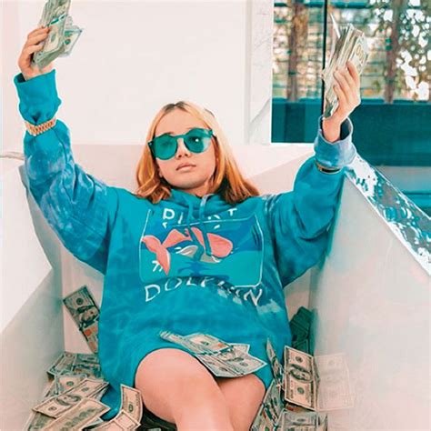 Lil Tay Money Way : Lil tay — money way 02:16. - Jardins Alezin