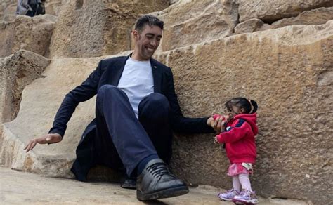 World's tallest man Turkey's Sultan Kosen, shortest woman India's Jyoti ...