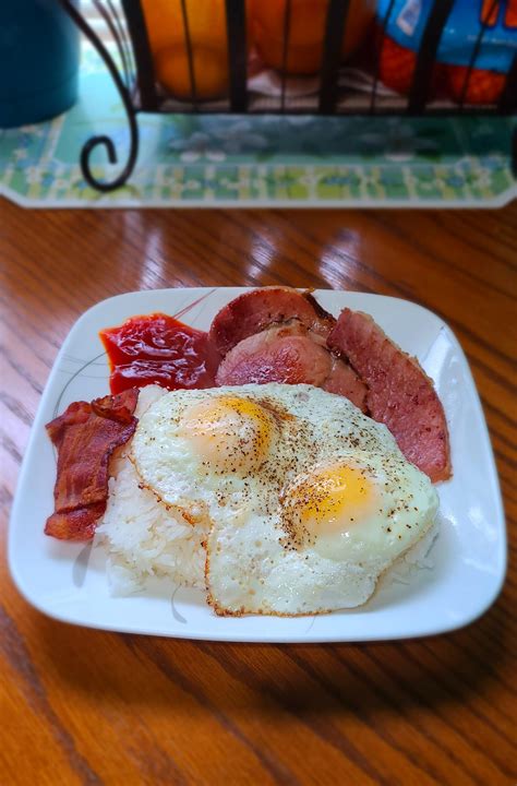 Filipino-style breakfast "Hamsilog" : r/BreakfastFood