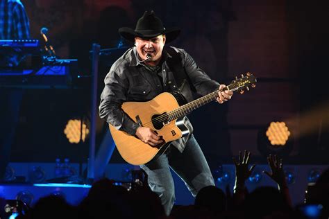 Humble Opinions: Concert Review: Garth Brooks