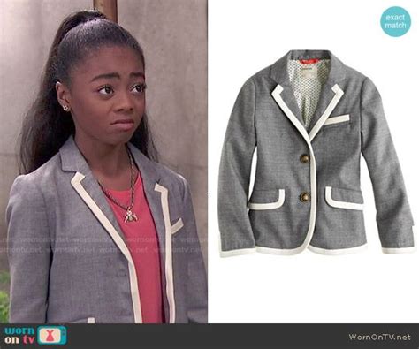 Zuri’s grey blazer with white trim on Jessie | Tv show outfits, Disney outfits, Skai jackson outfits