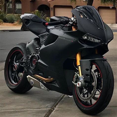 An Italian masterpiece Black Ducati 1199 Panigale : MotorcyclePorn