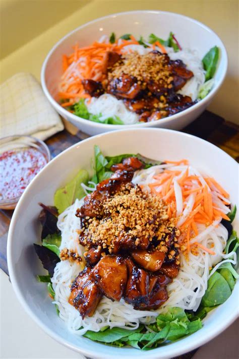 bún thịt nướng gà (bún gà nướng ) : Vermicelli Bowl : Vietnamese Noodle ...