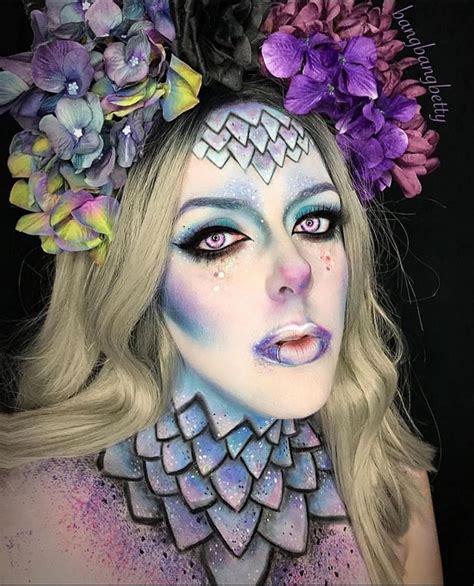 Dawn Dominick-Fallon sur Instagram : Midnight floral goddess 🔮🌙🔮 ...
