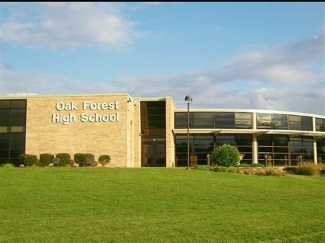 Oak Forest HS Students Rally For Beloved Security Officer After Firing ...