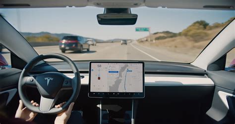 Tesla is testing "AutoPilot Navigation" on traffic signals