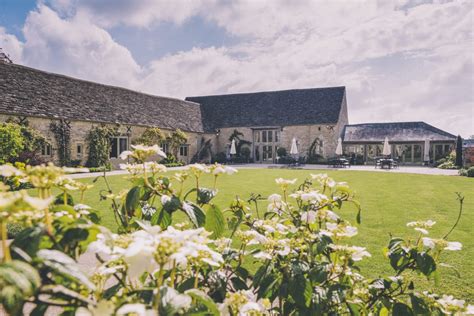 Gallery - Caswell House | Oxfordshire-Based Wedding Venue