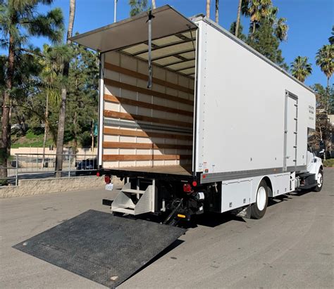 Ford F650 Crew Cab 5-Ton 24′ Box Truck – Rent a 5-Ton Truck