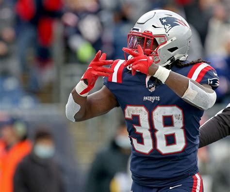 Patriots RB Rhamondre Stevenson primed for major role after Ty Montgomery injury – Boston Herald