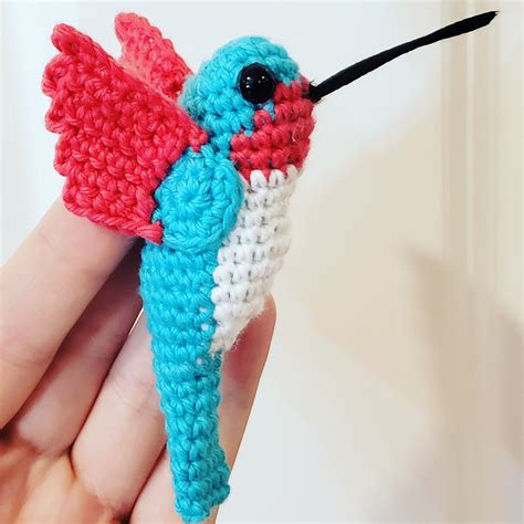 Made a hummingbird today. Such a cute pattern. : r/crochet