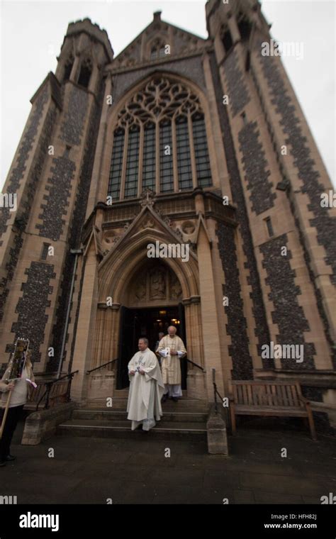 Sacred heart church wimbledon hi-res stock photography and images - Alamy