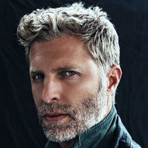 25 Hairstyles For Older Men To Look Younger – Hottest Haircuts