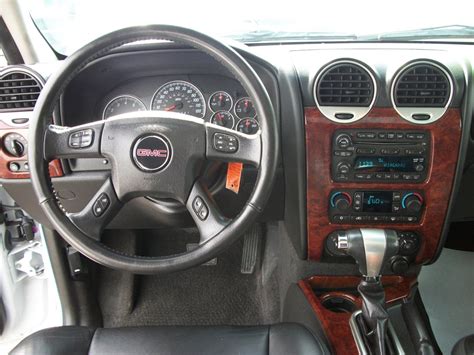 2008 Gmc envoy interior