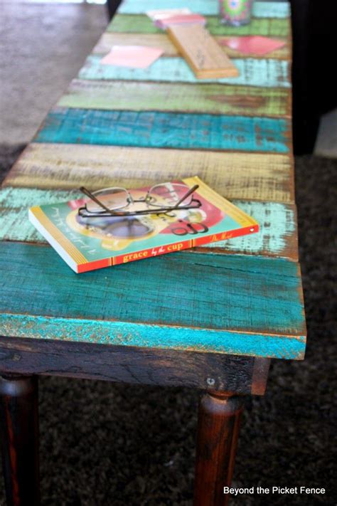How to Make a Reclaimed Wood Bench/Coffee Table http://bec4-beyondthepicketfence.blogspot ...