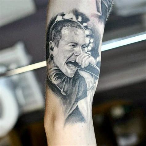 Awesome singing Chester tattoo, on middle of arm. 😦🎤lp | Linkin park tattoo ideas, Linkin park ...