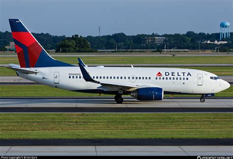 N306DQ Delta Air Lines Boeing 737-732(WL) Photo by Brian Gore | ID ...