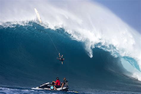 The Dangers of Surfing Big Waves and Brain Injuries